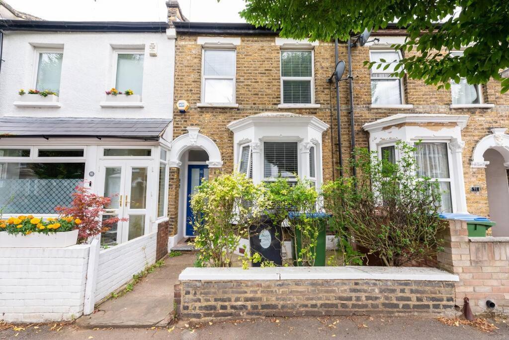 Villa Stylist And Cosy 3 Bed House Leytonstone Sleeps 7 à Londres Extérieur photo